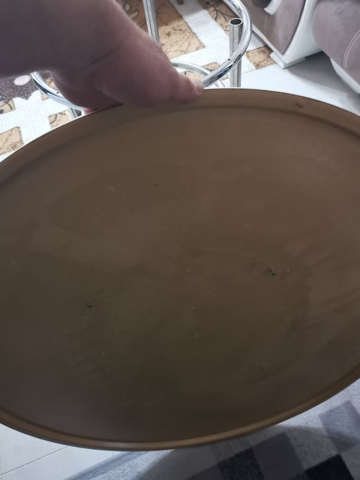 Продавам маса  много запазен