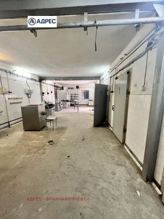 Склад в Плевен, област-с.Брест площ 827 цена 70000