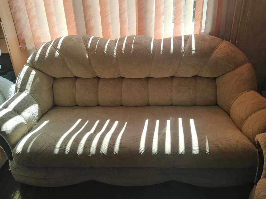 Разтегателен диван и два фотьойла