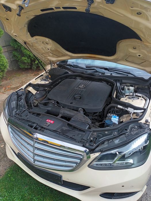 Mercedes Benz e200