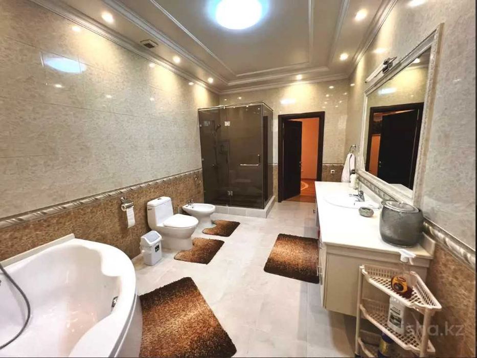 Продается дом в центре г.Караганды!