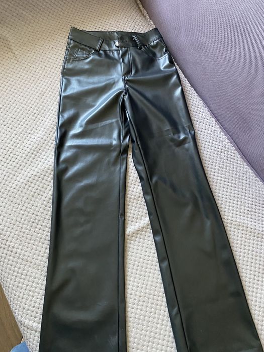 Юбки вельветовые , брюки кожаные