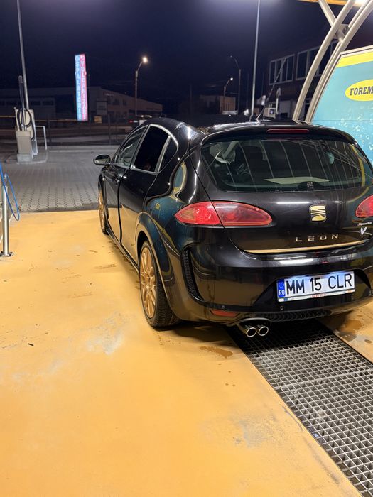 Vand Seat Leon 2.0Tdi 2000€ Fix!!