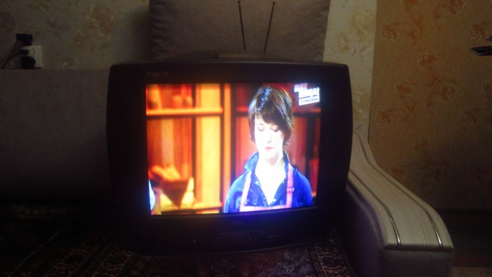 продам телевизор