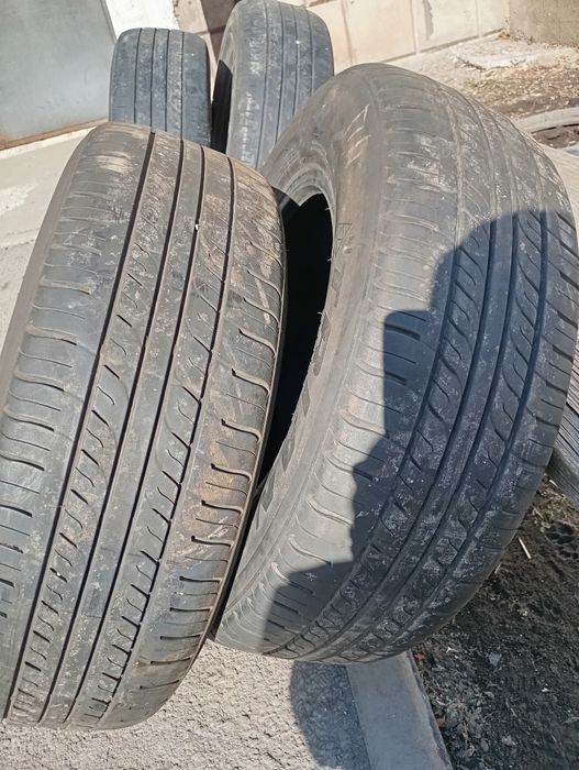 Продам шины б/у в хорошем состоянии.