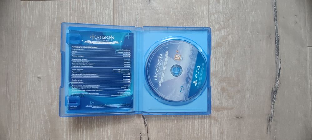 Диски пс4 Detroit become human и Horizon zero dawn