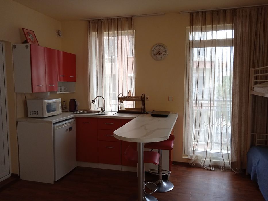 Дава се под наем Едностаен апартамент в Поморие - 40 кв.м за 230 € - Снимка #1