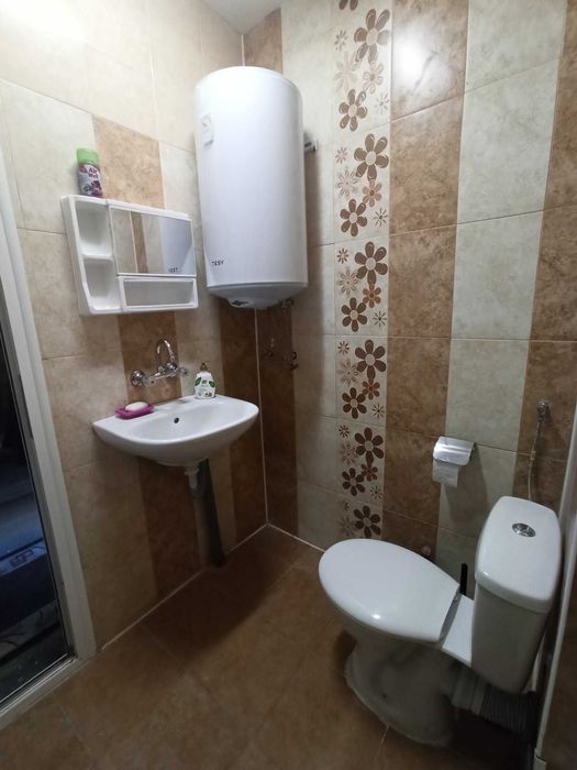 Дава се под наем Двустаен апартамент в Бургас, Център - 65 кв.м за 375 € - Снимка #5