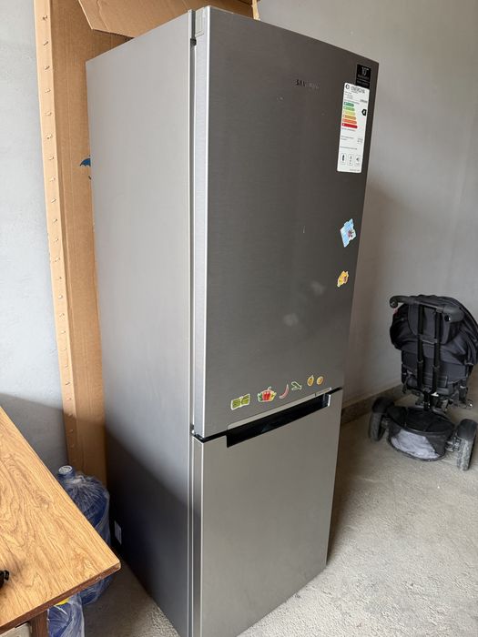 Холодильк samsung