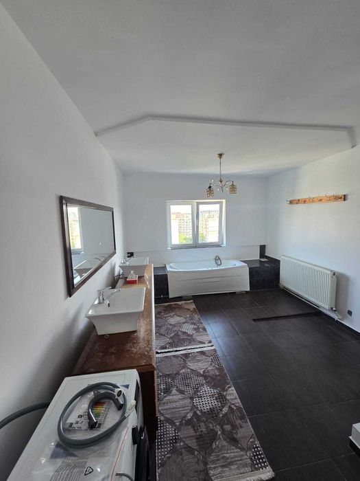 Apartament 3 camere DE INCHIRIAT