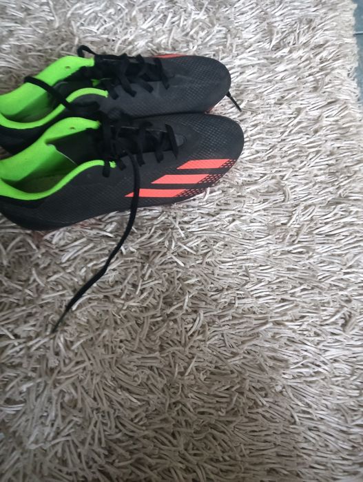 Crampoane adidas ,preț 100 lei