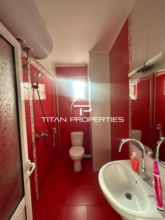 Тристаен, под наем, кв. Сарафово