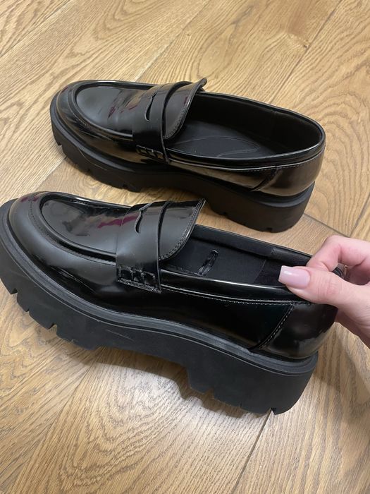 Черни обувки ZARA