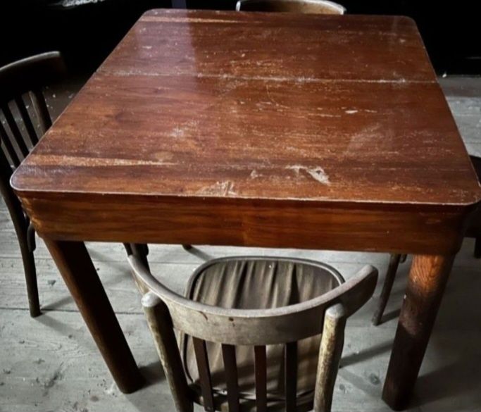 Masuta veche din lemn de stejar,fara scaune