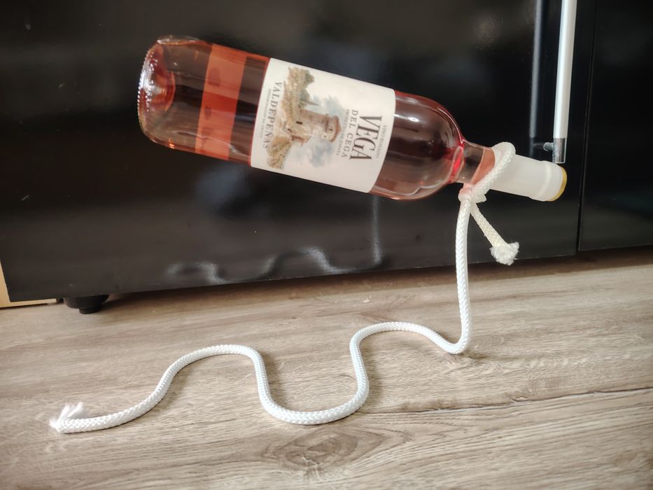 Стойка за вино..