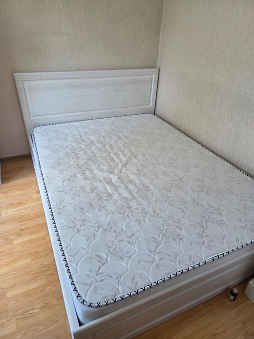 Кровать двуспальная