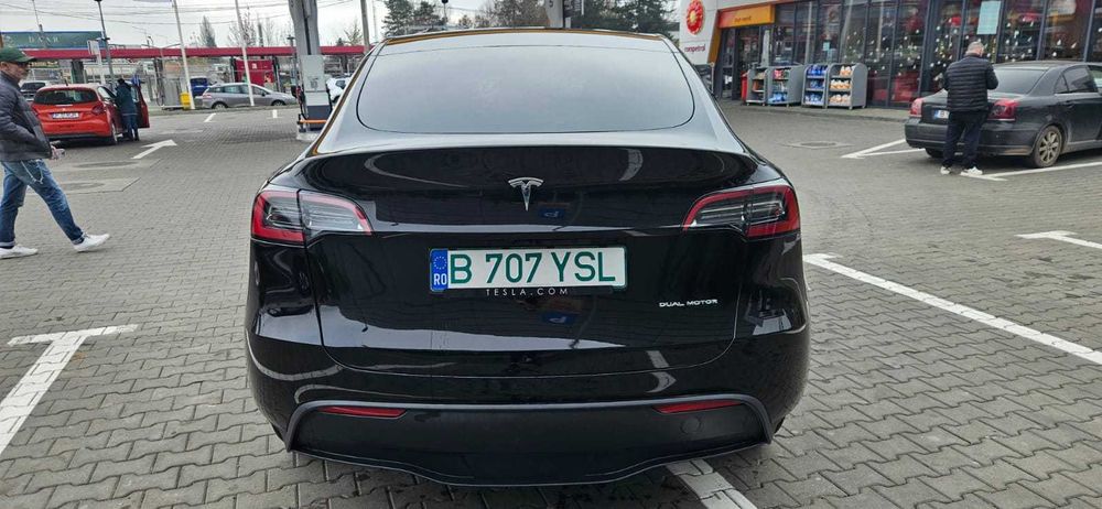 Tesla Model Y  2024 33,000km