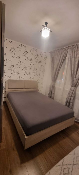 Vând apartament cu 3 camere decomandat