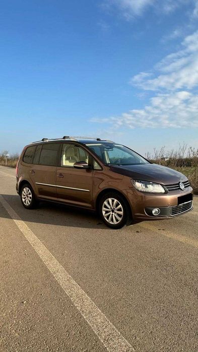 Vand VW Touran Highline an de fabricație 2012