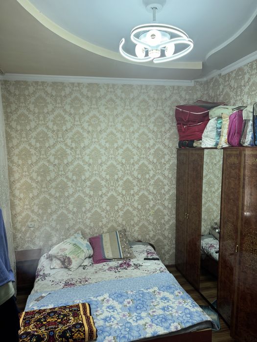 Uchastka sotiladi archa koʻcha oʻptimni orqasida