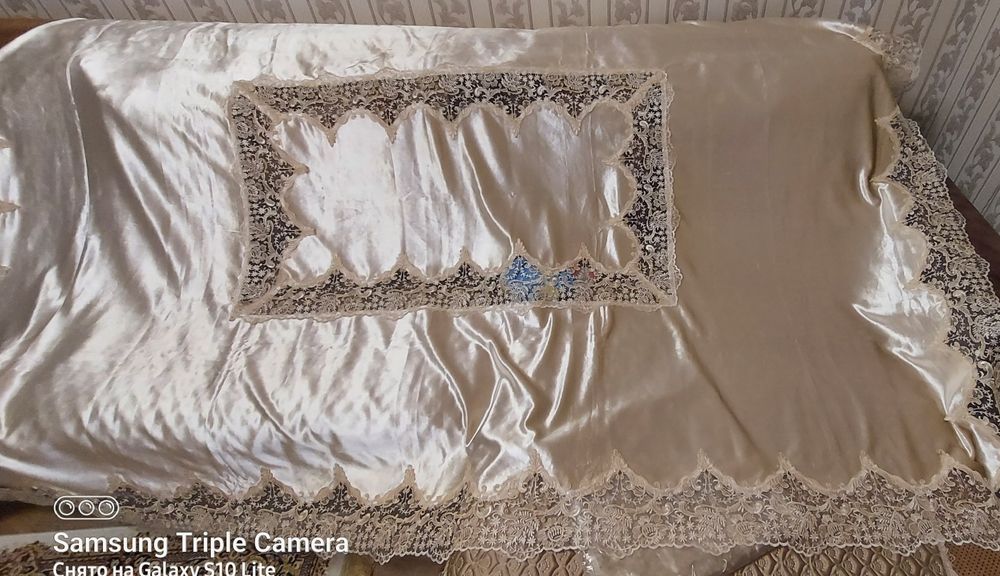 Продам скатерть велюр