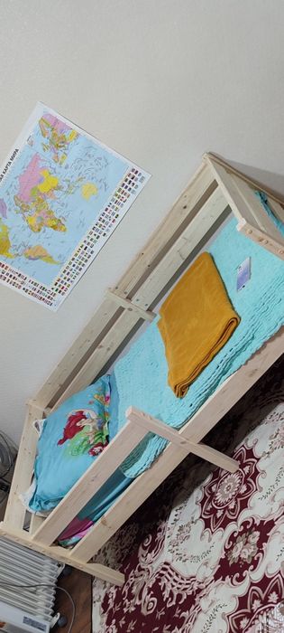 Продам детскую кроватку размер 160*80см