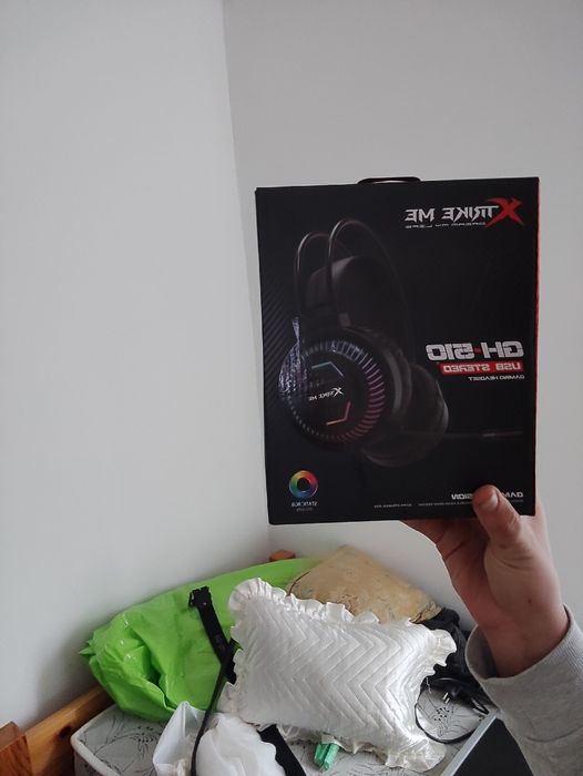 Продавам компютър в комплект с монитор, клавиатура, Мишка,Слушалки