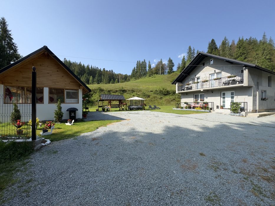 Cabana Arieseni cu Ciubar Cazare Apuseni Vartop