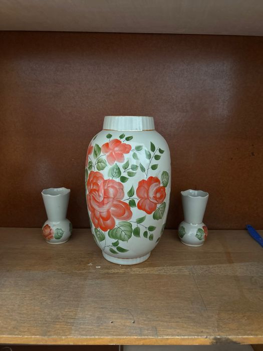 Продаю напольные декоративные вазы