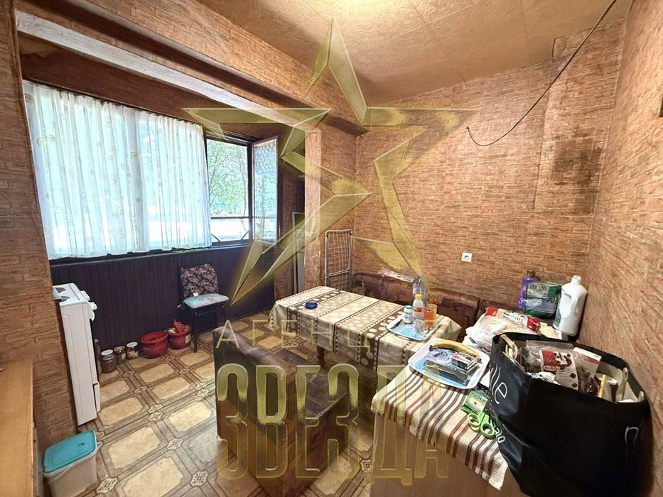 Продава се Тристаен апартамент в Пловдив, Христо Смирненски - 70 кв.м за 1615 €/кв.м - Снимка #3