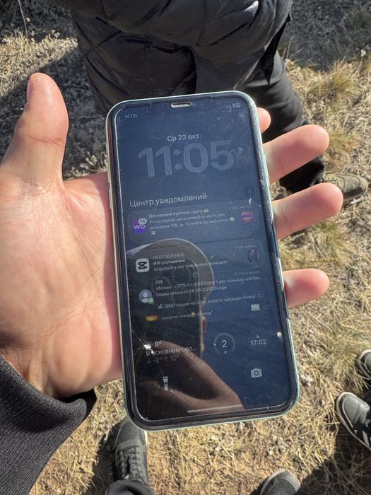 Айфон 11 64 гб продаю