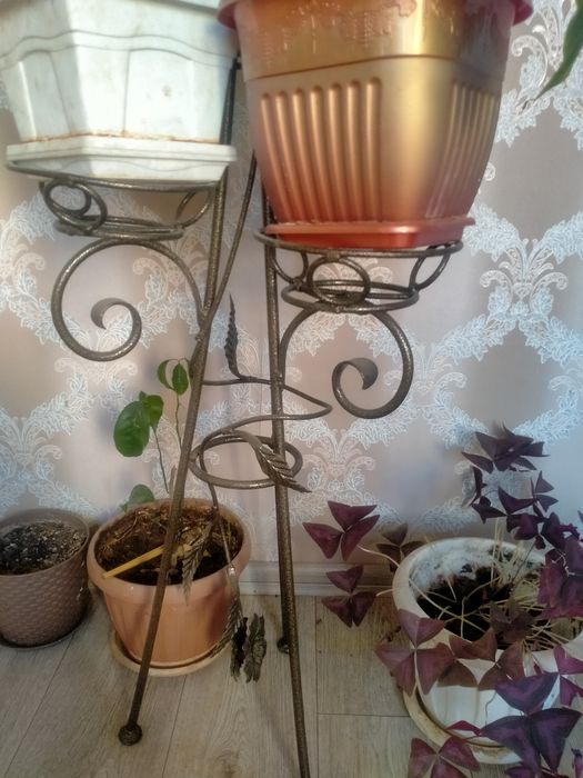 Стойка для цветов