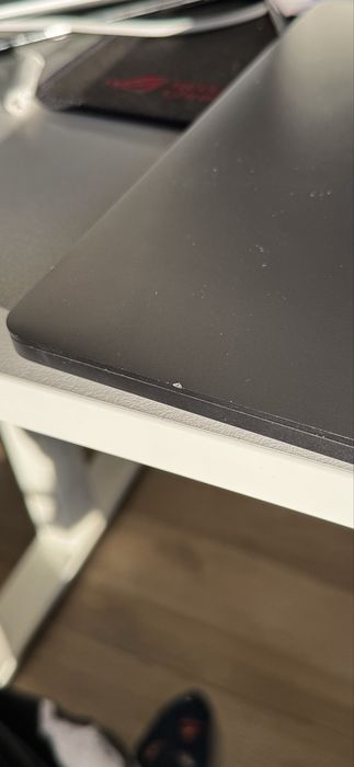 MacBook Pro 16″ – i7 | 16GB | 512GB | Factură & Cutie