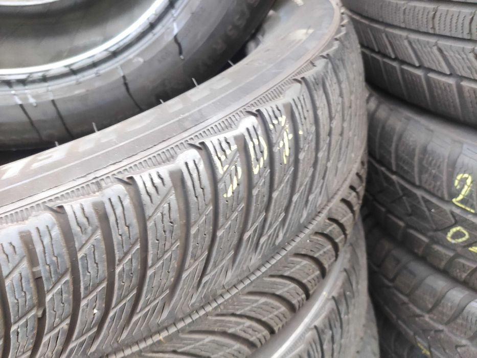 4бр Зимни гуми 235 55 17 - Michelin