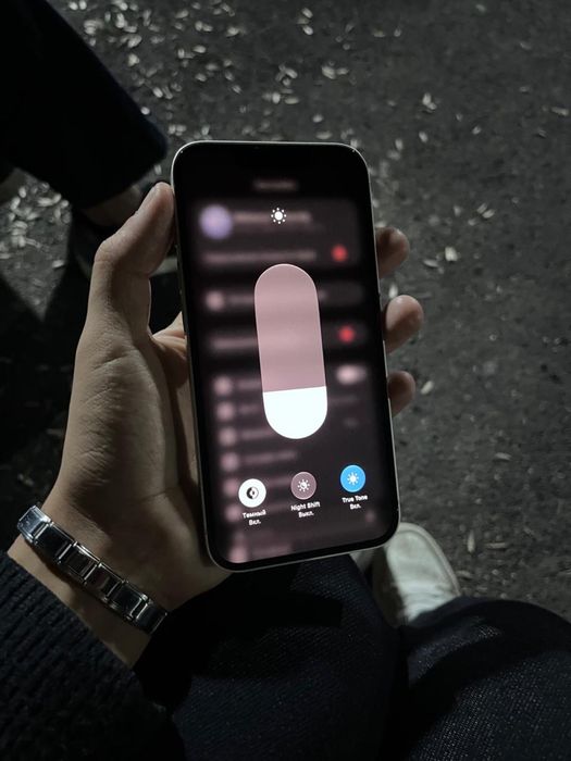 iPhone 13 White