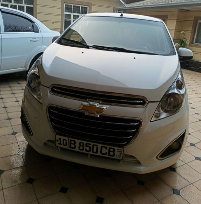 Spark moshinasi sotiladi