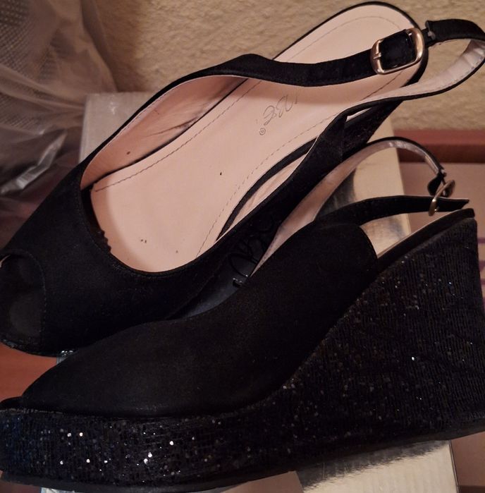 Сандали на платформа