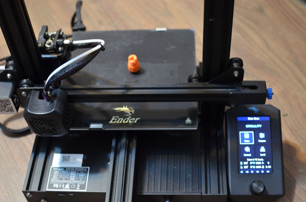 Imprimanta 3D Ender 3 v2