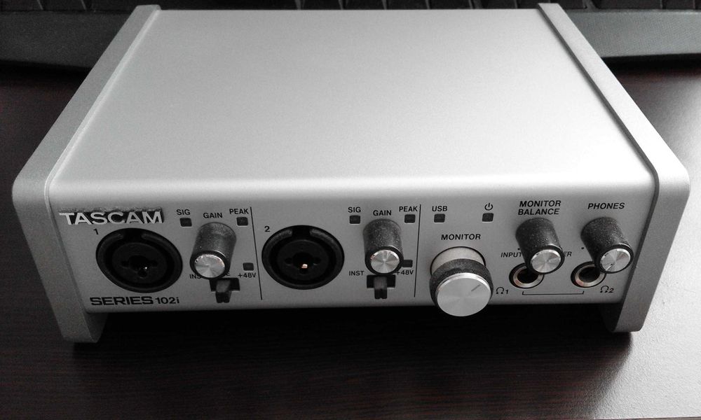 Звукова карта Tascam SERIES 102I