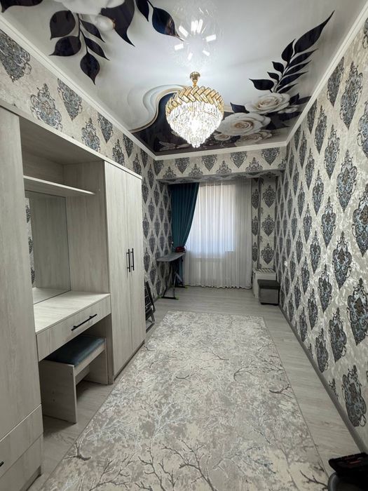 Сдается 2х комнатная квартира на 2 этаже Крытый рынок 400 $