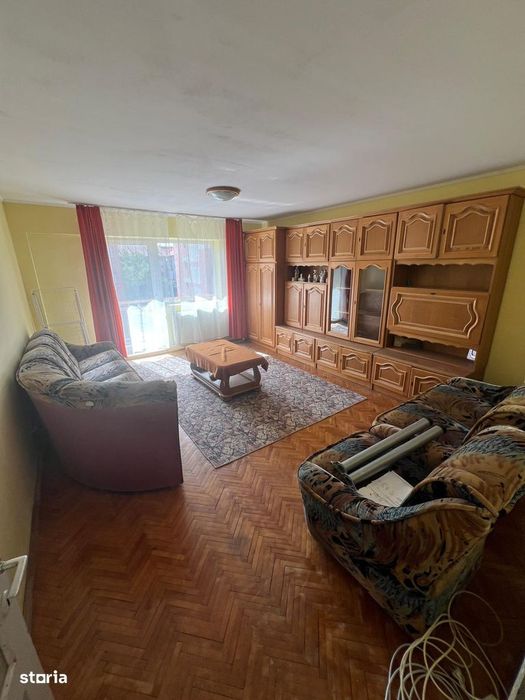 Apartament cu 2 camere situat in Carpati 2-- ETAJUL 3 !!!
