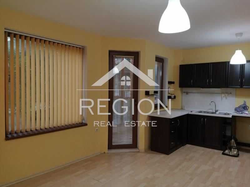 Тристаен НОВ необзаведен апартамент-Левски