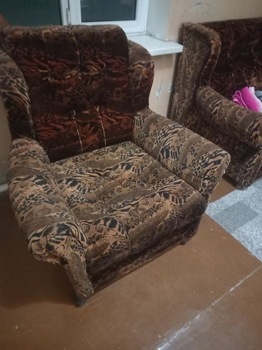 Продам диван с креслом