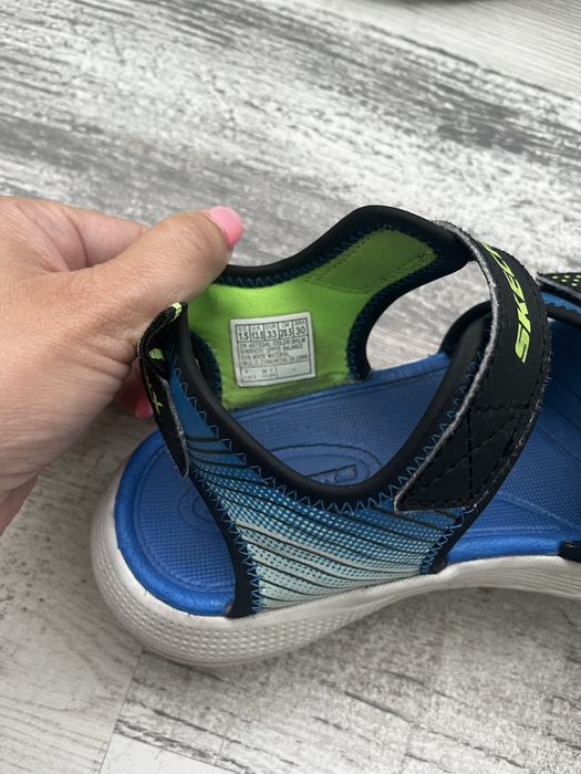 Сандали Skechers и маратонки Decathlon 33н