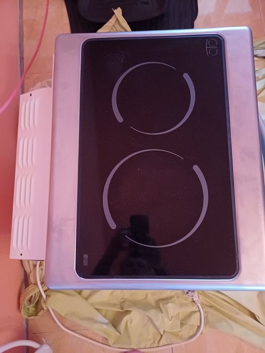 Печка с индукционен плот и въртящ въздух