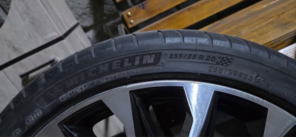 Шины Mishelin 255/35R20
