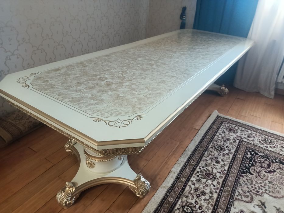 Продаю раскладной стол за 240к