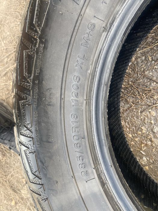 Продам шины 285/60 R18