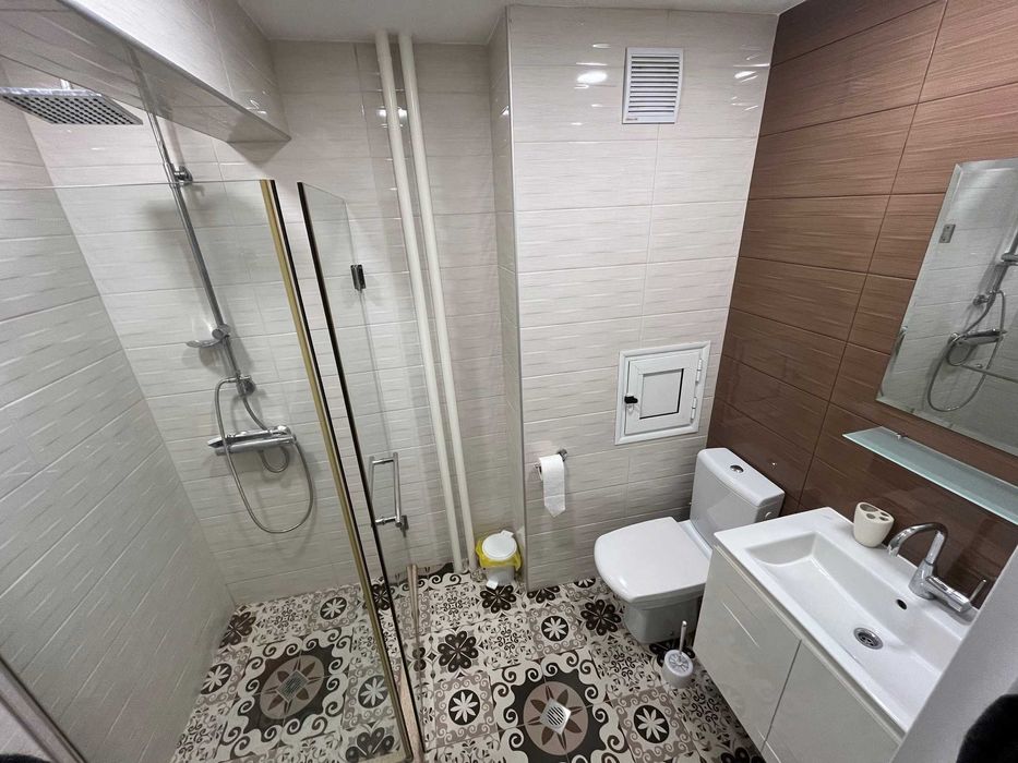 Дава се под наем Двустаен апартамент в Бургас, Лазур - 75 кв.м за 600 € - Снимка #2