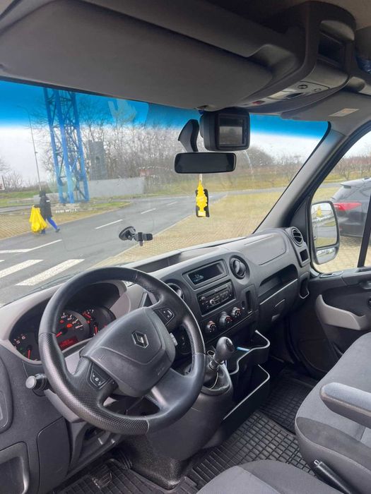 Vând Renault Master